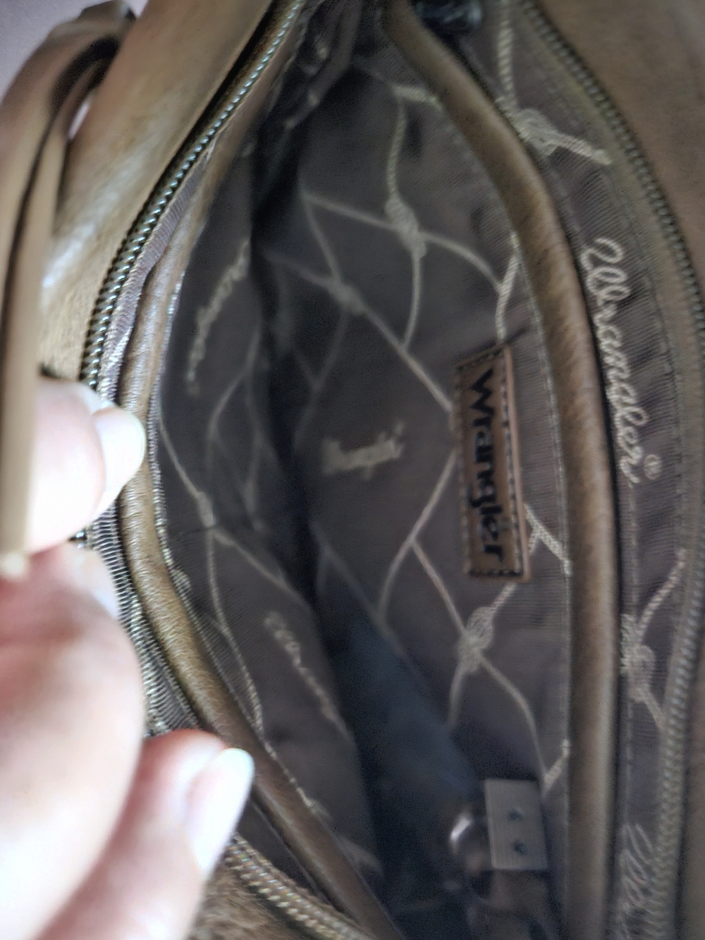 Wrangler Brown Crossbody Bag with Braided Accent - Picture 6 of 8